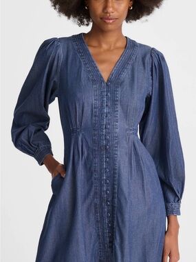 Madewell - Blue V-Neck Button-Front Denim Dress